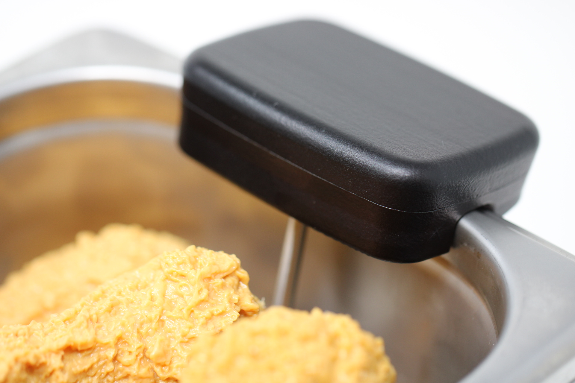 UTempsil Perfectly Fits in Steamer Pans